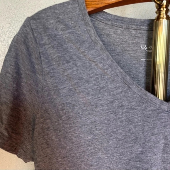 ISABEL ~ Maternity v-neck grey soft cotton tee - Picture 4 of 8